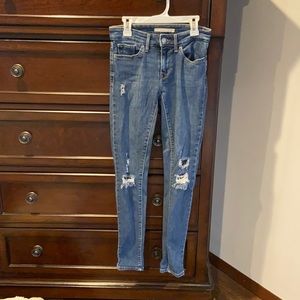 Size 25 - 711 skinny Levi ripped jeans.